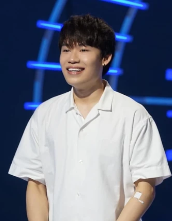 Quang Trung biểu diễn