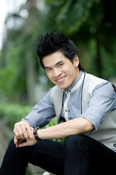 Quốc Thiên trong phòng thu