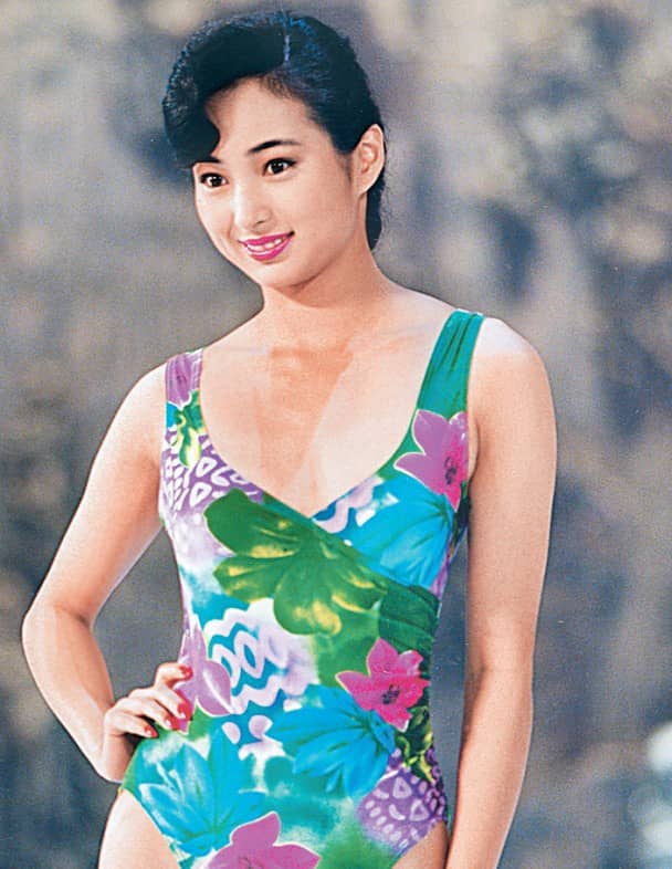 Hoa hậu châu Á gợi cảm nức tiếng: Bị chồng ruồng bỏ vì ngoại tình, U60 vẫn khoe hình thể - Ảnh 1.